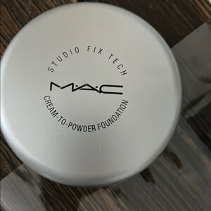 MAC Studio Fix Tech Cream-to-Powder Foundation